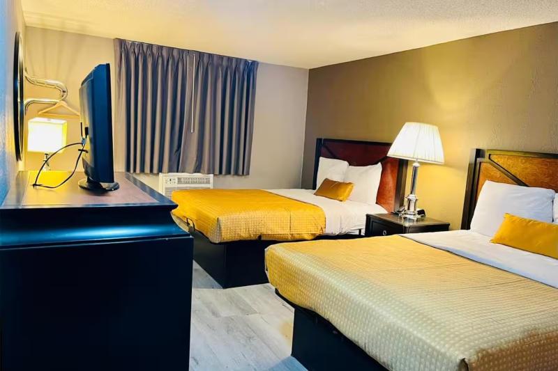 Ramada by Wyndham Whitecourt image