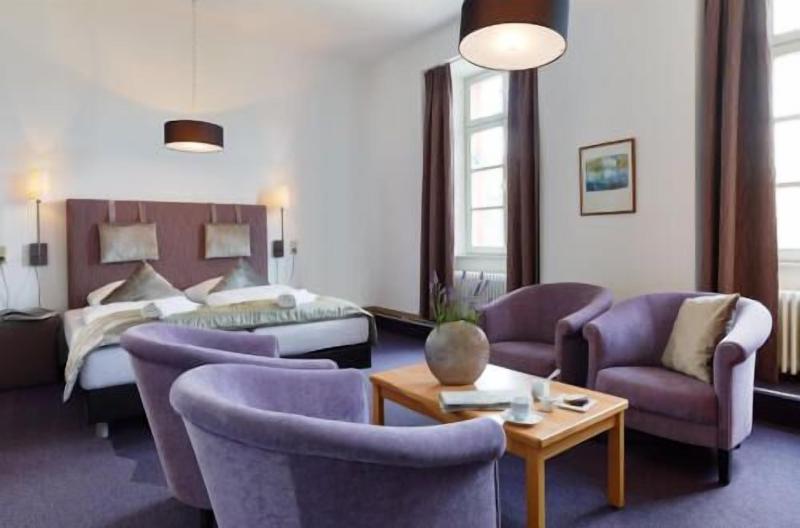 Hotel Lekker image