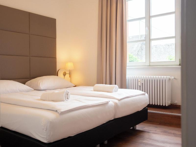 Hotel Lekker image