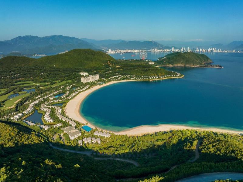 Nha Trang Marriott Resort & Spa, Hon Tre Island image