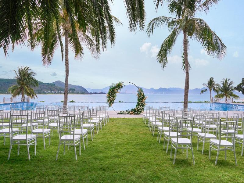 Nha Trang Marriott Resort & Spa, Hon Tre Island image