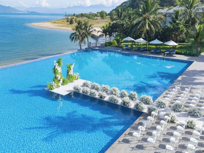 Nha Trang Marriott Resort & Spa, Hon Tre Island image