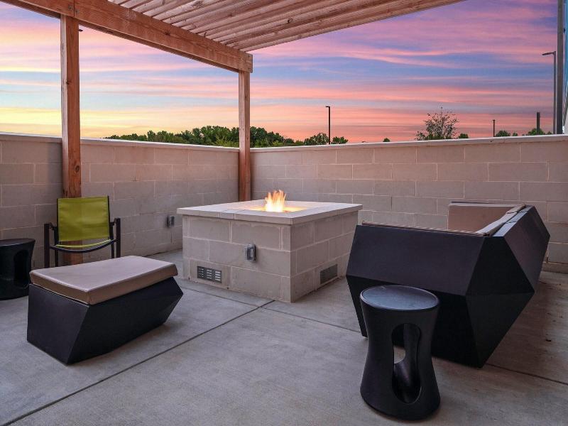 Springhill Suites Charlotte Airport Lake Pointe image