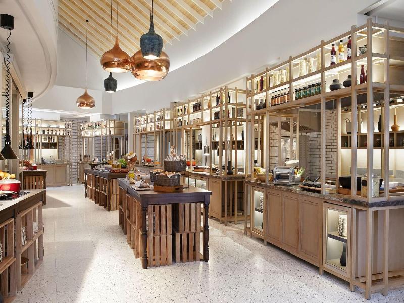 Le Meridien Maldives Resort & Spa image