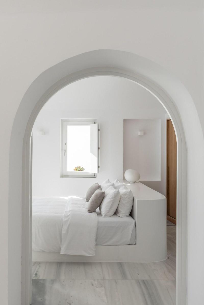 White Ark - Adults Only image