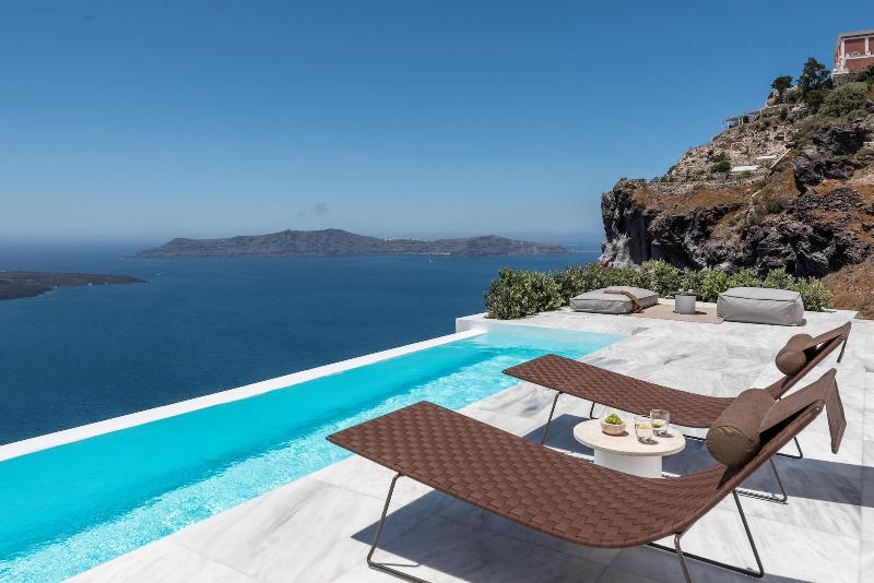 White Ark - Adults Only image