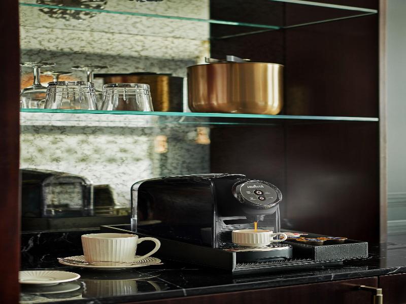 The Lasalle Chicago, Autograph Collection