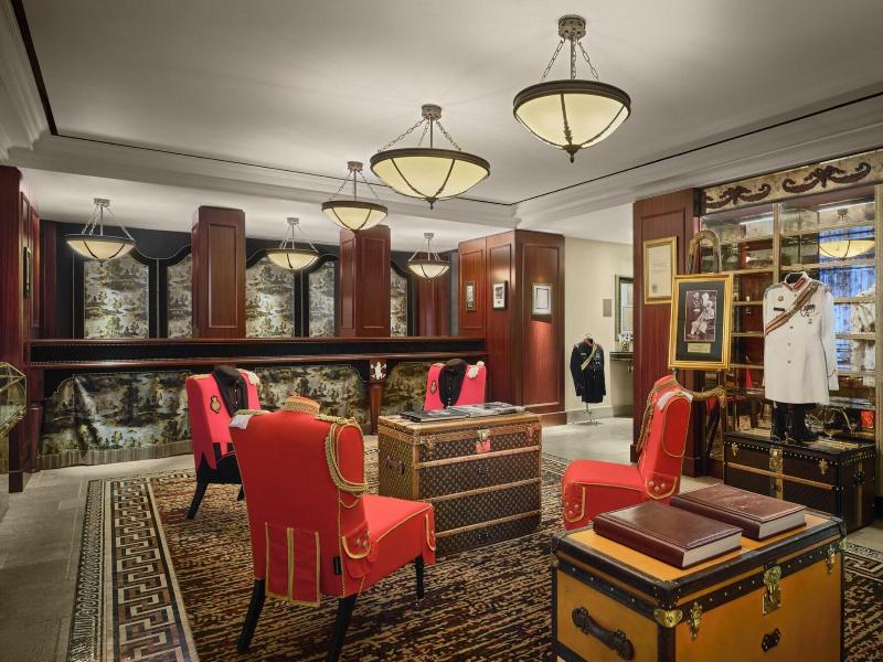 Maxwell Reserve Singapore, Autograph Collection image