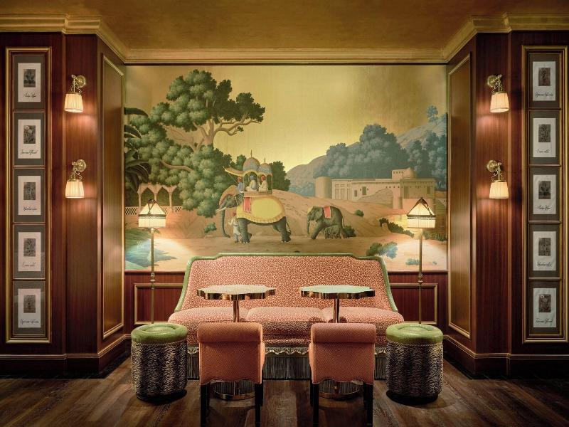 Maxwell Reserve Singapore, Autograph Collection image