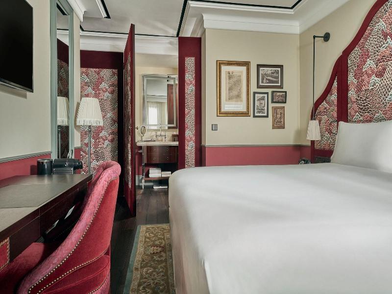 Maxwell Reserve Singapore, Autograph Collection