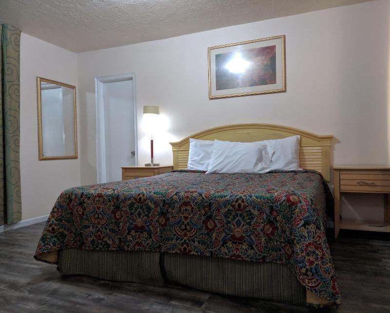 Travelers Inn Clearwater image