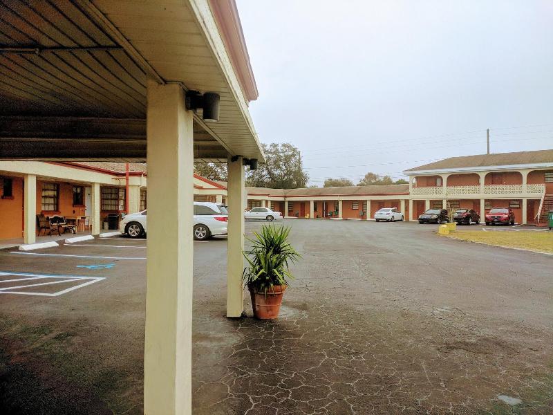 Travelers Inn Clearwater image