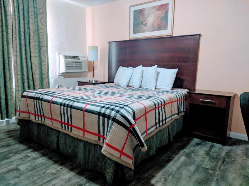 Travelers Inn Clearwater image