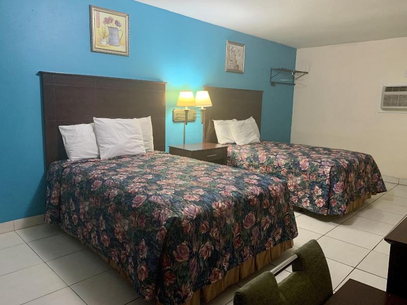 Travelers Inn Clearwater image