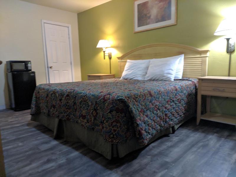 Travelers Inn Clearwater image