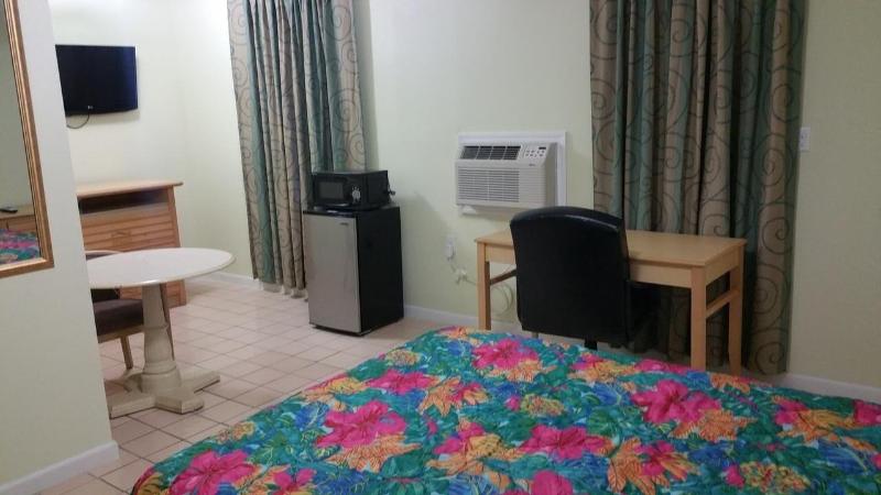 Travelers Inn Clearwater image