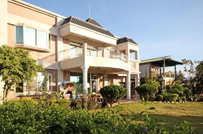 Garden Life Homestay image