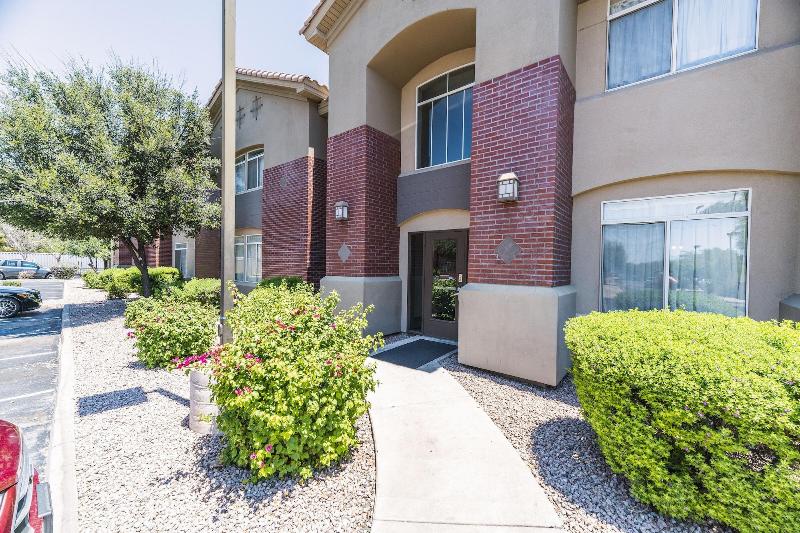 Metro Chandler Apartments — general view
