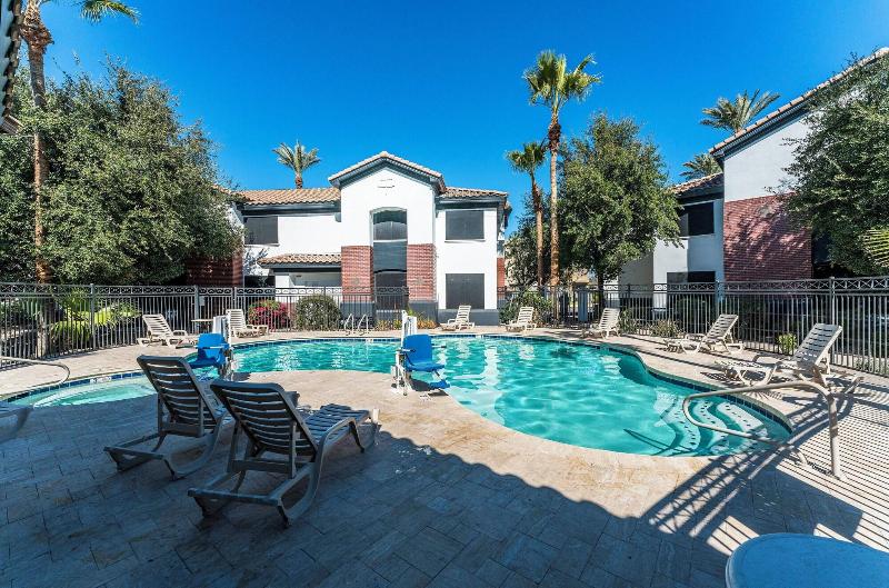 Metro Chandler Apartments — exterior view