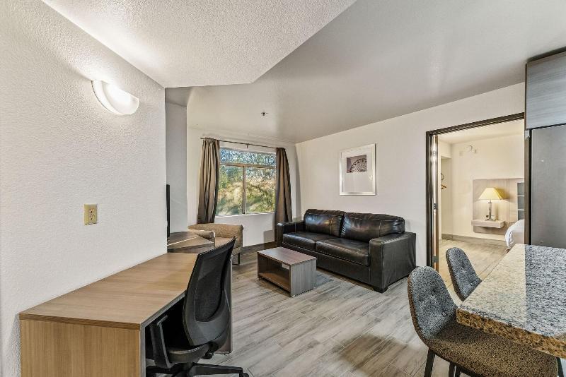 Metro Chandler Apartments image