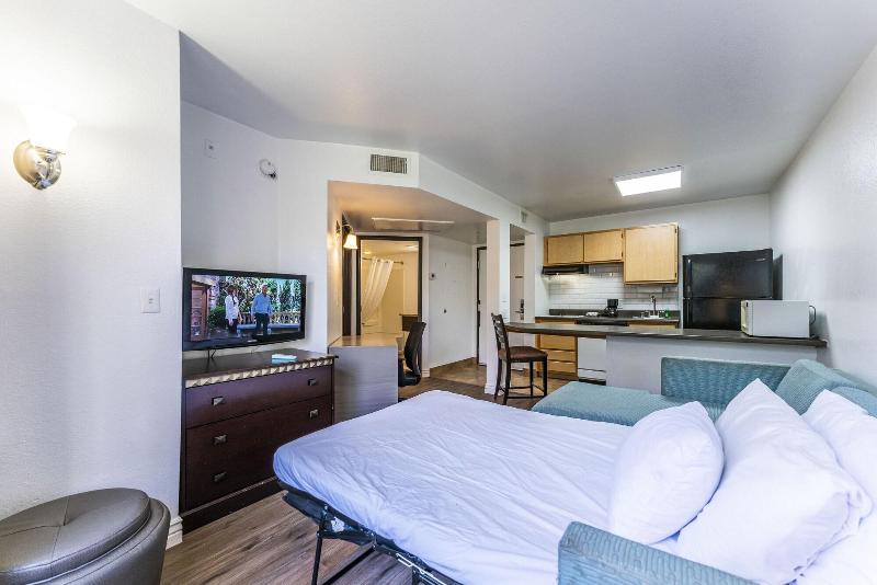 Metro Chandler Apartments image
