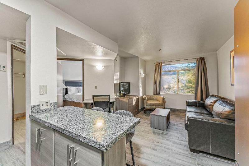 Metro Chandler Apartments image