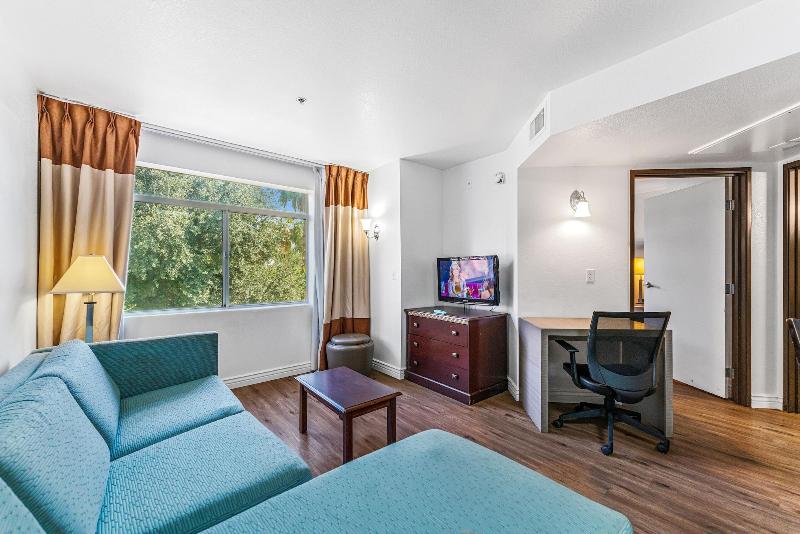Metro Chandler Apartments image