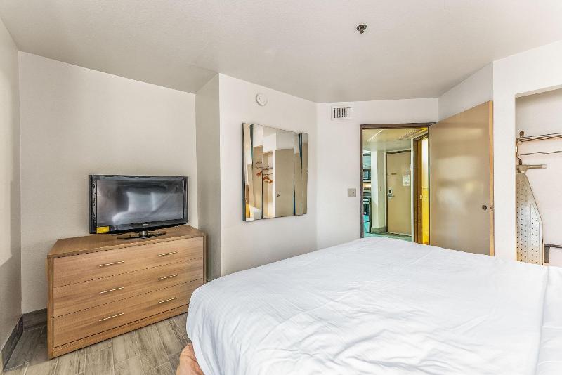 Metro Chandler Apartments image
