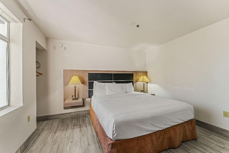Metro Chandler Apartments image