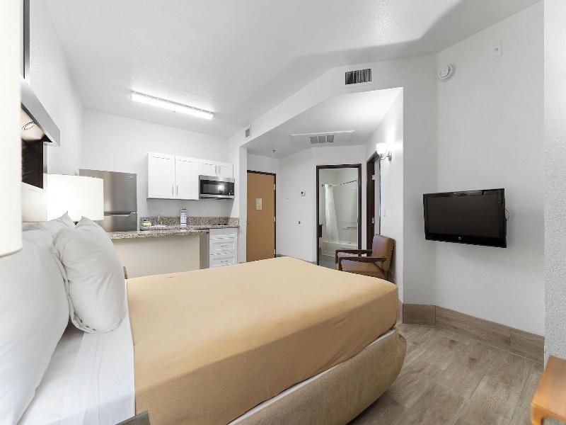 Metro Chandler Apartments image
