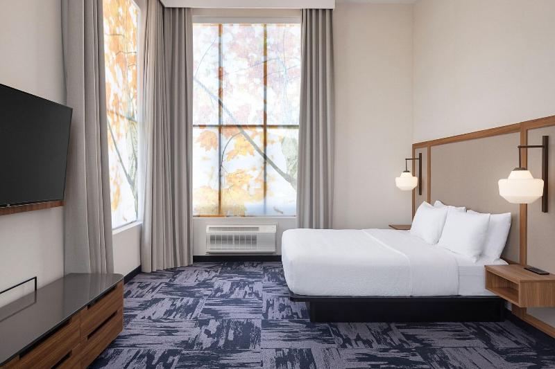 Fairfield Inn & Suites By Marriott West Kelowna image