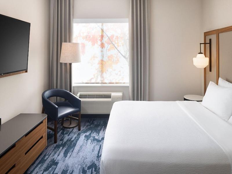Fairfield Inn & Suites By Marriott West Kelowna image