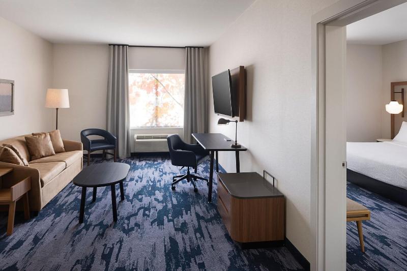 Fairfield Inn & Suites By Marriott West Kelowna image