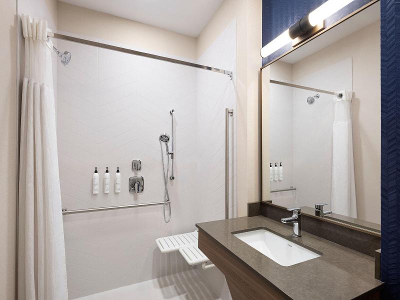 Fairfield Inn & Suites By Marriott West Kelowna image