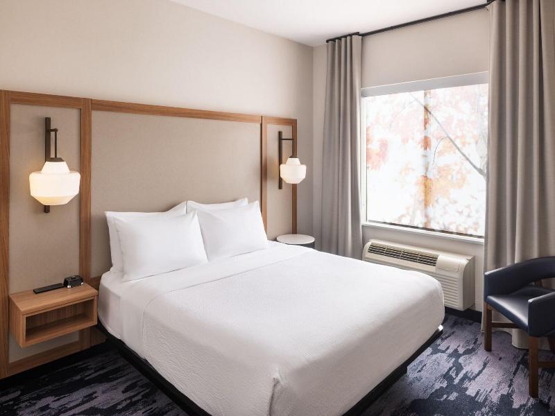 Fairfield Inn & Suites By Marriott West Kelowna image