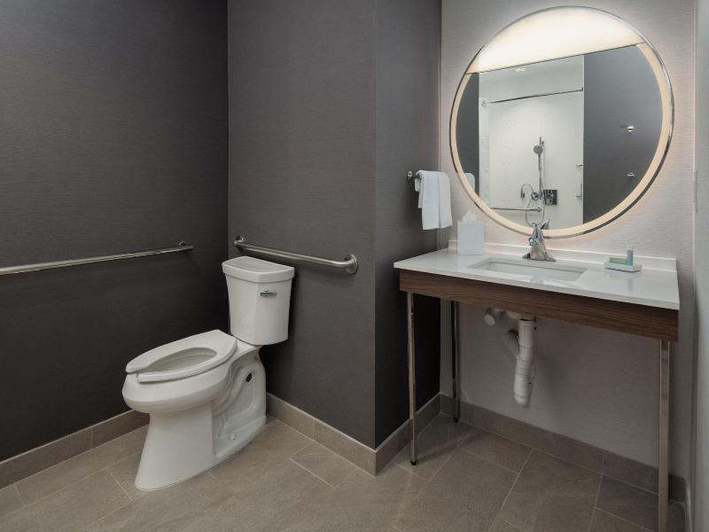 Courtyard By Marriott Santa Cruz image