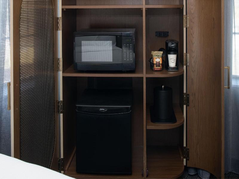 Courtyard By Marriott Santa Cruz image