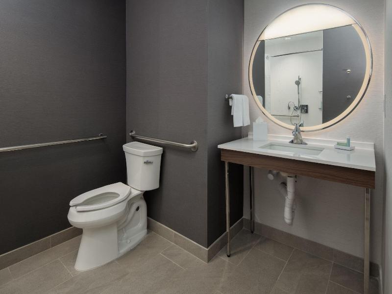 Courtyard By Marriott Santa Cruz image