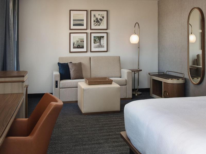Courtyard By Marriott Santa Cruz image