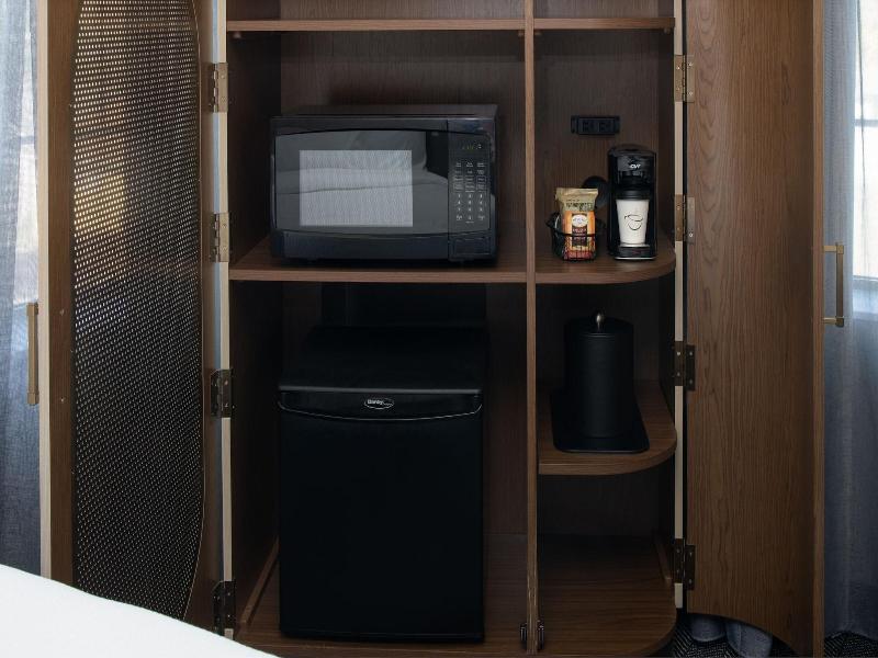 Courtyard By Marriott Santa Cruz image
