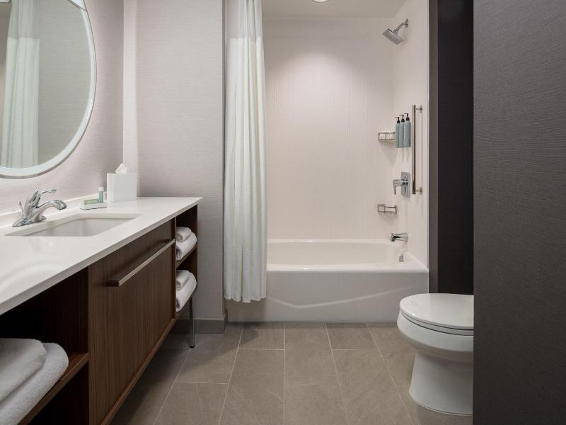 Courtyard By Marriott Santa Cruz image