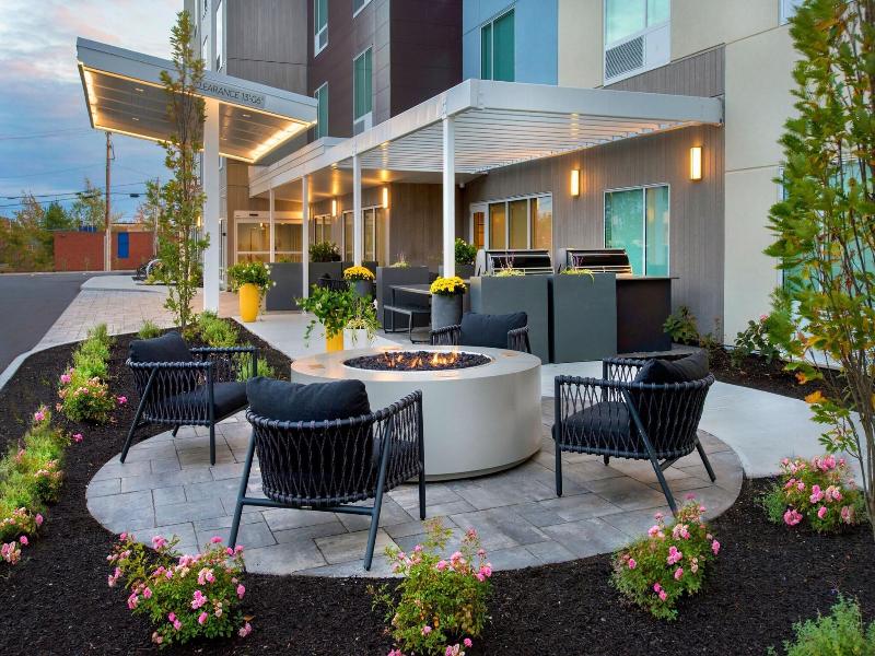 Towneplace Suites By Marriott Portland Airport Me image