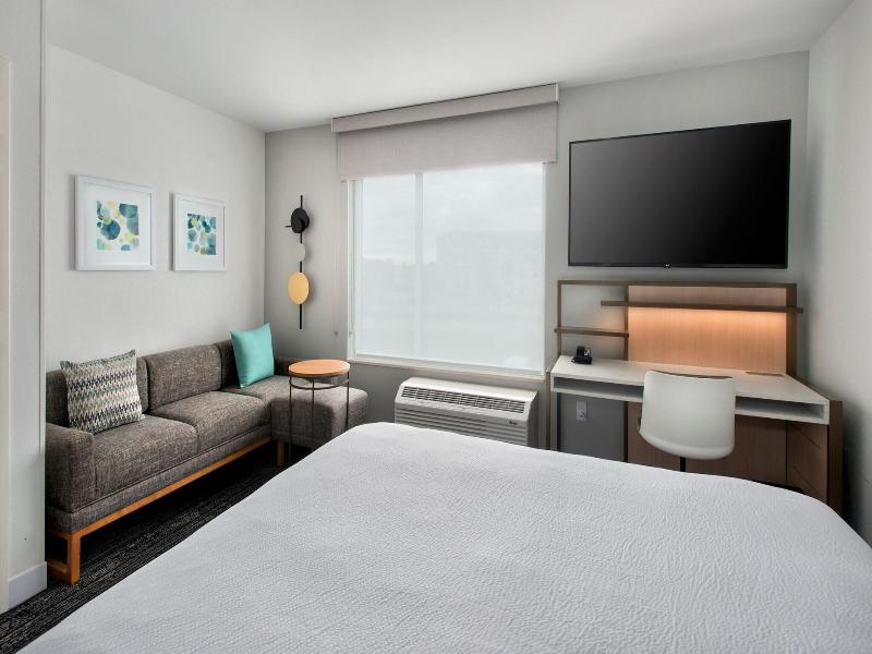 Towneplace Suites By Marriott Portland Airport Me image