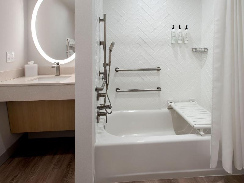 Towneplace Suites By Marriott Portland Airport Me image