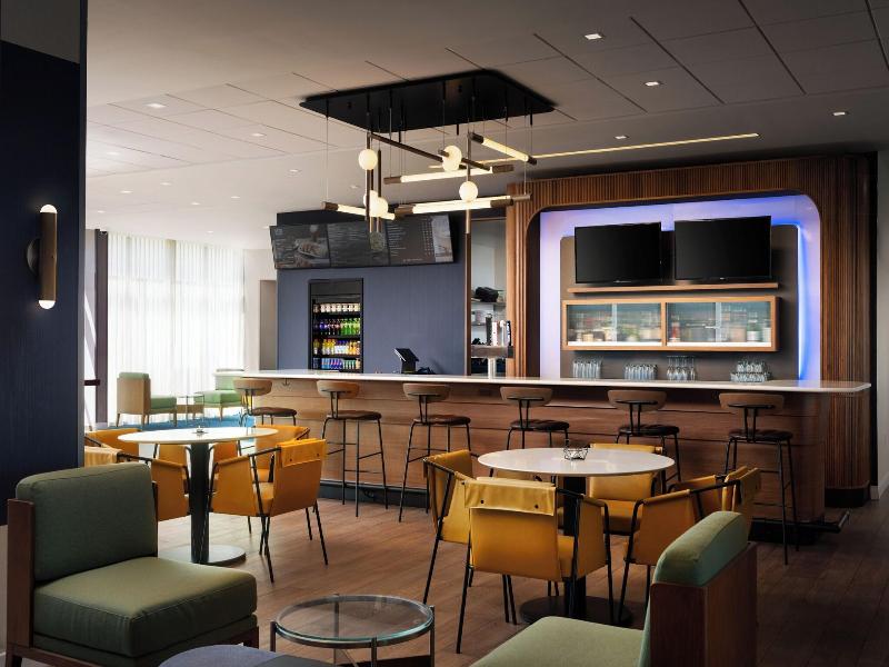 Courtyard By Marriott Lake City image