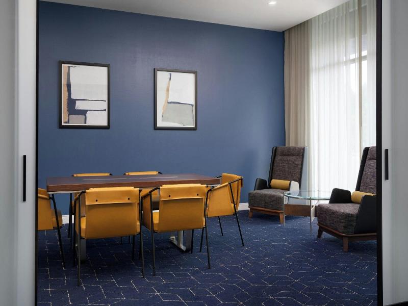 Courtyard By Marriott Lake City image