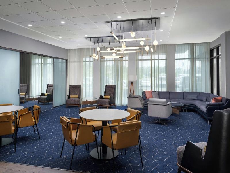 Courtyard By Marriott Lake City image