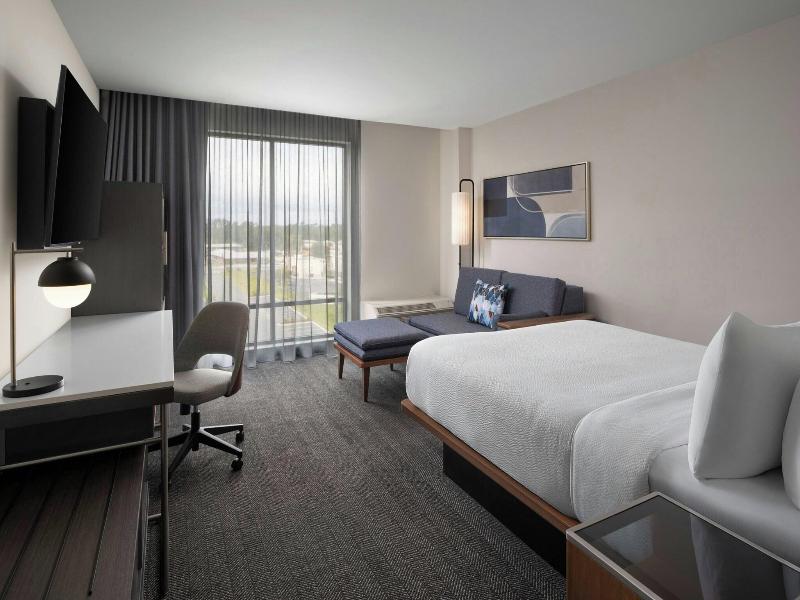 Courtyard By Marriott Lake City