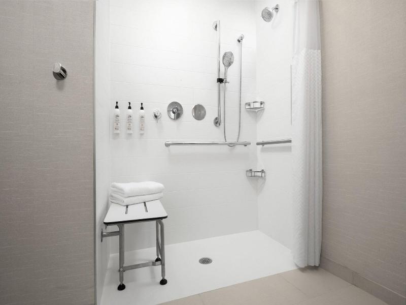 Delta Hotels By Marriott Colonial Heights image