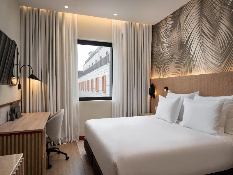 Protea Hotel Luanda image